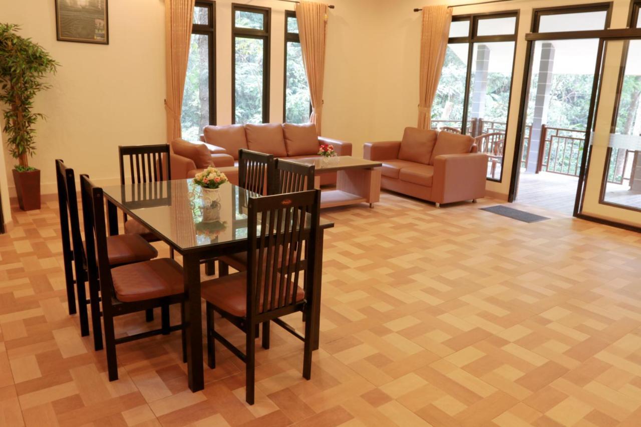 פונקאק Safari Resort מראה חיצוני תמונה